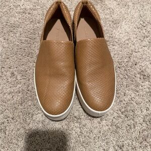 Vince platform slides